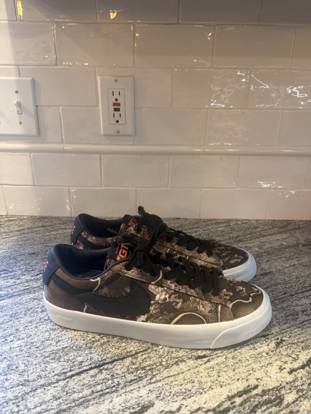Mens Nike Blazer Low Pro GT Premium SB Realtree DO9398-002 Size 10.5